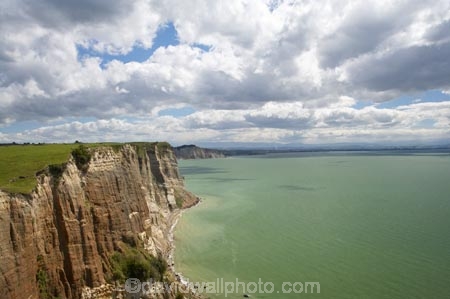 bluff;bluffs;Cape-Kidnappers;cliff;cliffs;coasatline;coast;coastal;Hawke-Bay;Hawkes-Bay;Hawkes-Bay;mudstone;N.I.;N.Z.;New-Zealand;NI;North-Is;North-Is.;North-Island;NZ;pacific-ocean;sand-stone;sand_stone;sandstone;shore;shoreline;white-cliffs