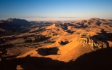 heights;views;scenic;golden;landscape;landscapes;hills;hilly,scenary;gold;tussock-country;countryside;vista