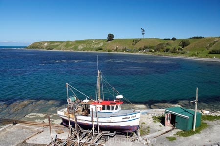 boat;boats;coast;coastal;coastline;coastlines;coasts;dry-dock;dry-docks;drydock;drydocks;fishing-boat;fishing-boats;fishing-industry;invader;kaikoura;marlborough;new-zealand;ocean;sea;shore;shoreline;shorelines;shores;south-island;water