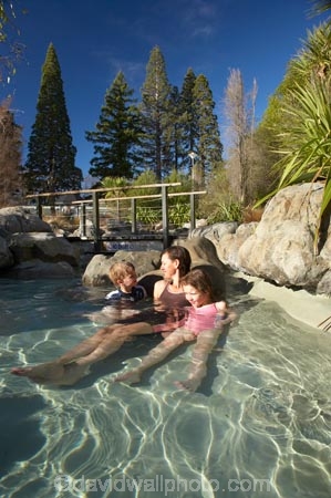 bathe;bathers;bathing;brother;brothers;Canterbury;child;children;families;family;geothermal;Hanmer-Springs;health-resort;holiday;hot-pool;hot-pools;hot-spring;hot-springs;little-boy;little-girl;mineral-pool;mineral-pools;mother;mothers;N.Z.;New-Zealand;North-Canterbury;NZ;outdoor;people;person;pleasure;relax;relaxing;S.I.;SI;sibbling;sibblings;sister;sisters;small-boys;small-girls;soak;soaking;South-Is;South-Island;spa;spas;swim;swimmers;swimming;thermal;tourism;tourist;tourists;vacation