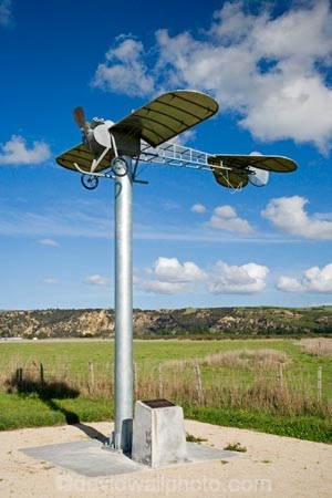 Aeroplane;Aeroplanes;Aircraft;Aircrafts;Airplane;Airplanes;aviation;building;buildings;David-Percival-Fisher;Flight;Flights;Fly;Flying;heritage;historic;historic-plane;historic-planes;historical;historical-plane;historical-planes;history;memorial;memorials;N.I.;N.Z.;New-Zealand;NI;North-Island;NZ;old;Plane;planes;tradition;traditional;Transport;Transportation;vintage;Wairarapa