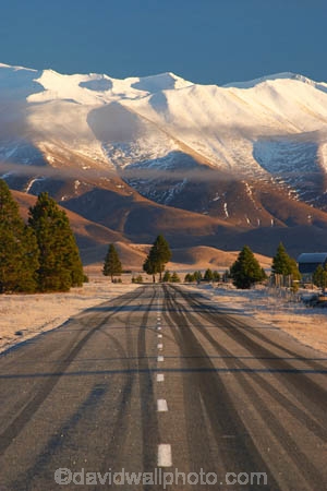 winter;snow;southern-alps;alpine;road;roads;transport;transportation;driving;centre-line;dotted-line;mountain;mountains;ice;icy;danger;slippery;Chill;Chilled;Chilly;Cold;Dangerous;Daytime;Exterior;Freezing;Frosty;frost;Frozen;Ice_cold;Landscape;Landscapes;Mountain-range;New-Zealand;Outdoor;Outdoors;Outside;Scenic;Season;Seasons;Slipper;Snowy;Transports;Travel;Traveling;Travelling;Travels;Trip;Trips;White;Winter-driving-conditions;Wintertime;Wintry