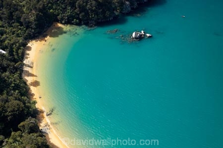 aerial;aerial-photo;aerial-photograph;aerial-photographs;aerial-photography;aerial-photos;aerial-view;aerial-views;aerials;beach;beaches;coast;coastal;coastline;coastlines;coasts;Kaiteriteri;N.Z.;Nelson-Region;New-Zealand;NZ;ocean;oceans;S.I.;sand;sandy;sea;seas;shore;shoreline;shorelines;shores;SI;South-Is.;South-Island;Split-Apple-Rock;Tasman-Bay;Towers-Bay;water;wave;waves
