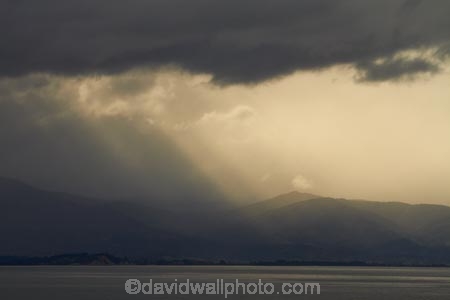 approaching-storm;approaching-storms;Arthur-Ra;Arthur-Range;black-cloud;black-clouds;cloud;clouds;cloudy;dark-cloud;dark-clouds;gray;gray-cloud;gray-clouds;grey;grey-cloud;grey-clouds;hills;mountain;mountains;Nelson;Nelson-District;Nelson-Region;New-Zealand;NZ;ocean;oceans;rain;rain-cloud;rain-clouds;rain-storm;rain-storms;range;ranges;S.I.;sea;seas;South-Is;South-Island;Sth-Is;storm;storm-cloud;storm-clouds;storms;Tasman-Bay;Tasman-District;thunder-storm;thunder-storms;thunderstorm;thunderstorms;weather