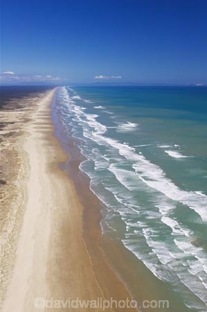aerial;aerials;beach;beaches;beautiful;bluff;coast;coastal;coastline;far-north;new-zealand;Ninety-Mile-Beach;north-is.;north-island;northland;ocean;sand;scenic;sea;shore;shoreline;straight;tasman-sea;te-wakatehaua;the-bluff;tourism;tourist;tourists;water;waterside;waves
