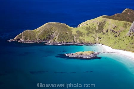 aerial;aerials;bay;bays;beach;beaches;blue;bluff;bluffs;cliff;cliffs;coast;coastal;coastline;Far-North;hooper-point;is;is.;new-zealand;North-Cape;north-is.;north-island;northland;ocean;Piwhane-Bay;sand;sandy;scenic;sea;shore;shoreline;Spirits-Bay;water;waterside;waves