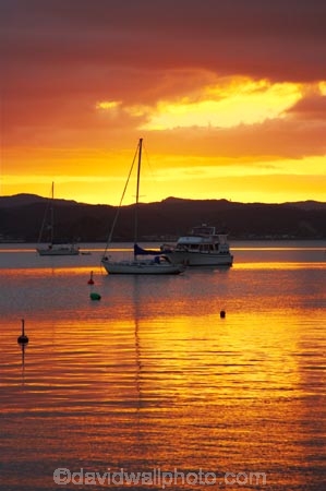 bay-of-islands;boat;boats;color;colour;dusk;idyllic;launch;launches;mast;masts;new-zealand;north-is.;north-island;northland;orange;peaceful;reflection;reflections;russell;serene;silhouette;silhouettes;sun;sunset;sunsets;twilight;water;yacht;yachts