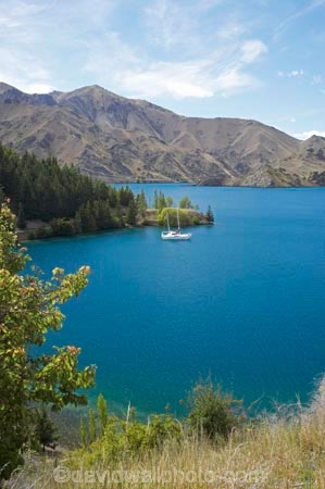 Benmore-Dam;boat;boats;Lake-Benmore;N.Z.;New-Zealand;North-Otago;NZ;Otago;SI;South-Island;Waitaki-District;Waitaki-Valley;yacht;yachts