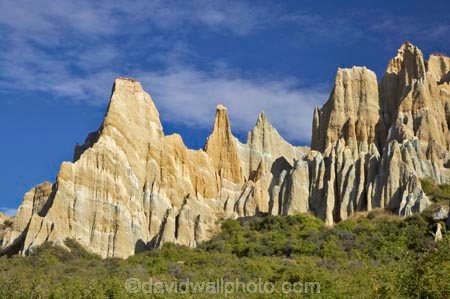 bluff;bluffs;Clay-Cliffs;cliff;cliffs;erode;eroded;erosion;grooved;N.Z.;New-Zealand;North-Otago;NZ;Omarama;Otago;S.I.;SI;South-Island;steep;Waitaki-District;weathered;weathering