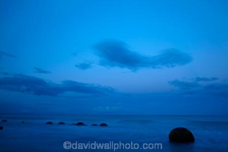 beach;beaches;boulder;coast;coastal;coastline;coastlines;coasts;concretion;foreshore;formation;geological;geology;marble;marbles;Moeraki;Moeraki-Boulder;Moeraki-Boulders;N.Z.;New-Zealand;North-Otago;NZ;ocean;Otago;Pacific-Ocean;rock;rocks;round;S.I.;sea;sedimentary;shore;shoreline;shorelines;shores;SI;South-Is;South-Is.;South-Island;sphere;Sth-Is;unusual-geologocal-feature;unusual-geologocal-features;unusual-natural-feature;unusual-natural-features;unusual-rock;unusual-rocks;Waikati-District;Waitaki-District;Waitaki-Region;water