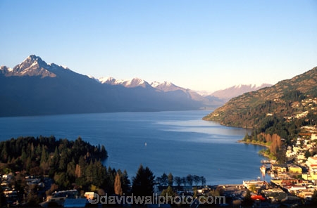 mountain;mountains;lakes;lake;boat;boats;tourists;tourist;tourism;tourist-attraction;tourist-attractions;earnslaw;queenstown;wakatipu;lake-wakatipu;south-island;new-zealand;bay;bays;winter;walter-peak