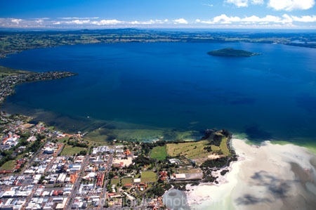 aerials;lakes;town;towns;cities;city;township;thermal;tourism;village;height;view;above;overhead;over;fly-over