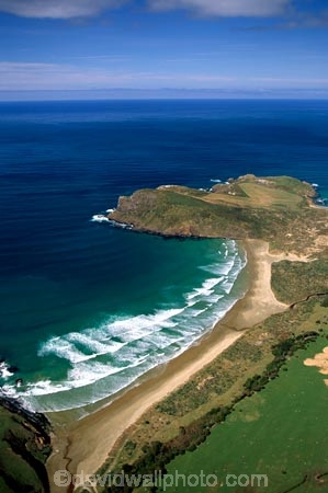 New-Zealand;coast;coastal;coastline;shore;shoreline;beach;beaches;sand;sandy;waves;aerials;wave;sea;ocean;Pacific;bay;colour;color;farmland;rural;marine;rugged;Southern-Scenic-Route