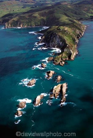 New-Zealand;coast;coastal;coastline;shore;shoreline;beach;beaches;sand;sandy;waves;wave;sea;ocean;Pacific;bay;colour;color;farmland;rural;marine;rugged;Southern-Scenic-Route;aerials