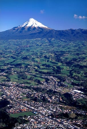 spring;grass;green;paddock;paddocks;field;fields;pasture;pastures;meadow;meadows;agriculture;rural;farm;farms;farming;farmland;lush;verdant;dairy;snow;mountains;mountain;volcano;volcanoes;city;cities;new-plymouth;taranaki;mt;mt.;mount;egmont;aerial;aerials