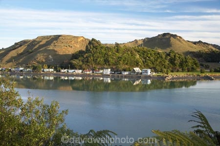 bach;baches;boat;boats;coast;coastal;coastline;coastlines;coasts;crib;cribs;estuaries;estuary;holiday;holiday-homes;holiday-house;kayak;kayaking;N.I.;N.Z.;New-Zealand;new-zealand-holiday;NI;North-Is;North-Is.;North-Island;North-Taranaki;NZ;rivers;shore;shoreline;shorelines;Taranaki;tidal;Tongaporutu;Tongaporutu-River;vacation;vacations