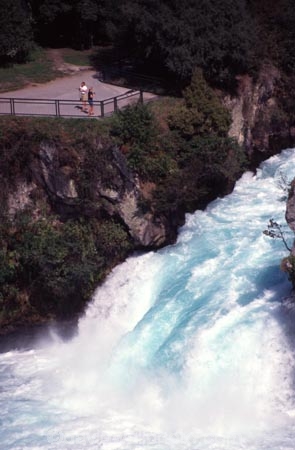 adventure;cascade;fall;Huka;lake-taupo;power;river;spectacular;speed;thrills;tourism;tourist;tourists;wake;water;waterfall;waterfalls;white;white-water