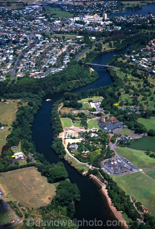 aerials;beach;beaches;bridge;bridges;curve;curves;house;houses;residential;rivers;town