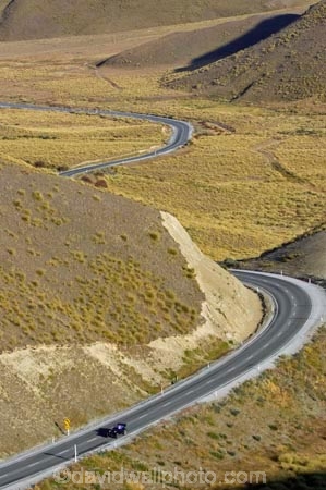 bend;bends;Central-Otago;corner;corners;driving;high-country;highcountry;highland;highlands;highway;highways;Lindis-Pass;N.Z.;New-Zealand;North-Otago;NZ;old-car;open-road;open-roads;Otago;ridge;ridgeline;ridgelines;ridges;road;road-trip;roads;SI;snow-tussock;snow-tussocks;South-Island;State-Highway-8;State-Highway-Eight;transport;transportation;travel;traveling;travelling;trip;tussock;tussock-land;tussock-lands;tussockland;tussocklands;tussocks;uplands;vintage-car;vintage-cars