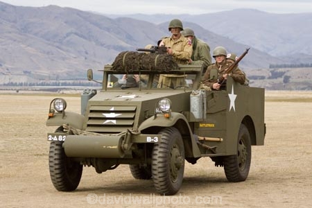 army;combat;event;events;machine-gun;machine-guns;military;N.Z.;New-Zealand;NZ;Otago;S.I.;SI;soldier;soldiers;South-Is.;South-Island;troop;troop-carrier;troop-carriers;troops;Wanaka;warbirds-over-wanaka;WII-Batteltruck;world-war-2;world-war-two;ww2;WWII