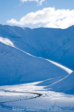 alpine;alpine-pass;alpine-passes;bend;bends;Central-Otago;cold;corner;corners;driving;freeze;freezing;highway;highways;Lindis-Pass;Lindis-Pass-Scenic-Reserve;N.Z.;New-Zealand;North-Otago;NZ;open-road;open-roads;Otago;road;road-trip;roads;S.I.;season;seasonal;seasons;SI;snow;snowy;South-Island;transport;transportation;travel;traveling;travelling;trip;white;winter;wintery