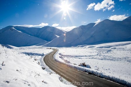s-bend;s-curve;alpine;alpine-pass;alpine-passes;bend;bends;Central-Otago;cold;corner;corners;driving;freeze;freezing;highway;highways;Lindis-Pass;Lindis-Pass-Scenic-Reserve;looking-into-sun;N.Z.;New-Zealand;North-Otago;NZ;open-road;open-roads;Otago;road;road-trip;roads;s-bend;s-curve;S.I.;season;seasonal;seasons;SI;snow;snowy;South-Island;sun;transport;transportation;travel;traveling;travelling;trip;white;winter;wintery