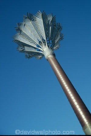 art;culture;capital;native;nikau;palm;sculpture;sculptures;statue;statues;palms;nikaus;civic-square;wellington;public-art-works;art;metal