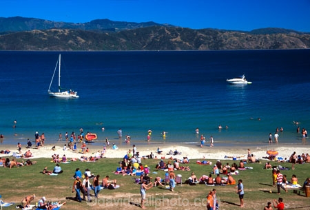 beach;beaches;picnics;picnic;summer;recreation;relaxation;sailing;boat;boats;boating;leisure;sun;sunbathe;swim;swimming;coast;coastline;shore;shoreline;sunbathers;sunbathing;bays;surf;tide