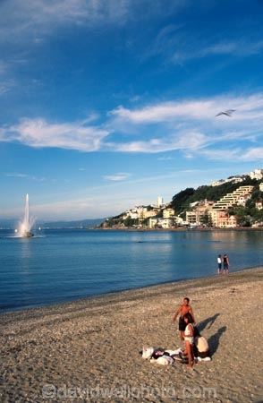 harbor;harbour;harbours;harbors;waterfront;shoreline;shore;coast;coastal;caostline;beach;beaches;apartments;capital;oriental-bay;summer;fountain;fountains