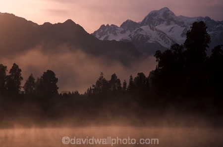 bush;bushline;calm;dawn;early-morning;fog;foggy;forest;forests;glow;grey;lakes;magic;magical;mist;misty;mysterious;mystical;natural;nature;orange;peace;peaceful;reflection;reflections;serene;sunrise;tree;trees;water