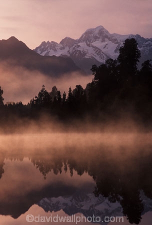 bush;bushline;calm;dawn;early-morning;fog;foggy;forest;forests;glow;grey;lakes;magic;magical;mist;misty;mysterious;mystical;natural;nature;orange;peace;peaceful;reflection;reflections;serene;sunrise;tree;trees;water