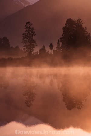 bush;bushline;calm;dawn;early-morning;fog;foggy;forest;forests;glow;grey;lakes;magic;magical;mist;misty;mysterious;mystical;natural;nature;orange;peace;peaceful;reflection;reflections;serene;sunrise;tree;trees;water