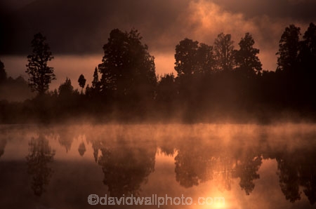 bush;bushline;calm;dawn;early-morning;fog;foggy;forest;forests;glow;grey;lakes;magic;magical;mist;misty;mysterious;mystical;natural;nature;orange;peace;peaceful;reflection;reflections;serene;sunrise;tree;trees;water