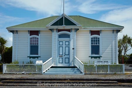 building;buildings;Custom-House;Customhouse;heritage;historic;historic-building;historic-buildings;Historic-Custom-House;historical;historical-building;historical-buildings;history;Hokitika;N.Z.;New-Zealand;NZ;old;S.I.;SI;South-Is;South-Island;Sth-Is;tradition;traditional;West-Coast;Westland;wooden-building