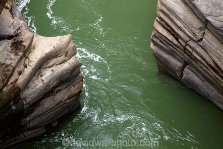 AB;Alberta;Albertas-Rockies;Athabasca-Falls;Athabasca-River;Athabasca-Waterfall;Athabasca-Waterfalls;Canada;Canadian;Canadian-Cordillera;Canadian-Rockies;Canadian-Rocky-Mountain-Parks;Canadian-Rocky-Mountain-Parks-World-Heritage-Site;canyon;canyons;eroded;erosion;geological;geology;gorge;gorges;Icefield-Parkway;Icefields-Parkway;Jasper-N.P.;Jasper-National-Park;Jasper-NP;limestone;limestone-formations;limestone-layer;limestone-layers;limestone-rock;limestone-rocks;national-park;national-parks;North-America;North-American-Cordillera;North-American-Rocky-Mountains-Range;Promenade-des-Glaciers;ravine;ravines;rock;rock-formation;rock-formations;rocks;Rocky-Mountains;Rocky-Mountains-Range;slot-canyon;slot-canyons;stone;The-Icefields-Parkway;UN-world-heritage-area;UN-world-heritage-site;UNESCO-World-Heritage-area;UNESCO-World-Heritage-Site;united-nations-world-heritage-area;united-nations-world-heritage-site;Western-Canada;Western-Cordillera;world-heritage;world-heritage-area;world-heritage-areas;World-Heritage-Park;World-Heritage-site;World-Heritage-Sites