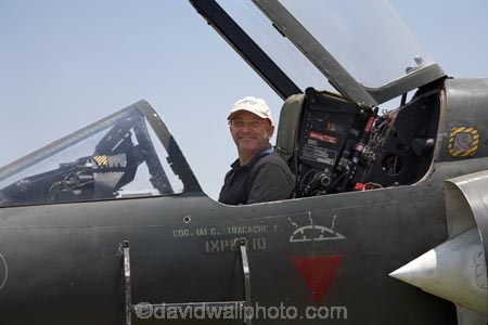 Chile;Club-de-Planeadores-de-Santiago;Ken-Robinson;Media-Crew;MIG-Jet-Fighter;Municipal-de-las-Condes;Municipal-de-Vitacura;Santiago;SCLC;South-America;Sth-America;Vitacura-Airfield;Vitacura-Airport;World-Sailplane-Grand-Prix,-Santiago