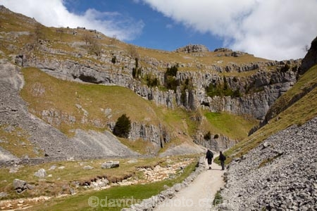 bluff;bluffs;Britain;British-Isles;cliff;cliffs;England;Europe;G.B.;GB;Gordale-Scar;Great-Britain;hiker;hikers;Malham;mountainside;mountainsides;North-Yorkshire;Northern-England;people;person;steep;Track;tracks;U.K.;UK;United-Kingdom;walker;walkers;walking-track;walking-tracks;Yorkshire;Yorkshire-Dales;Yorkshire-Dales-National-Park