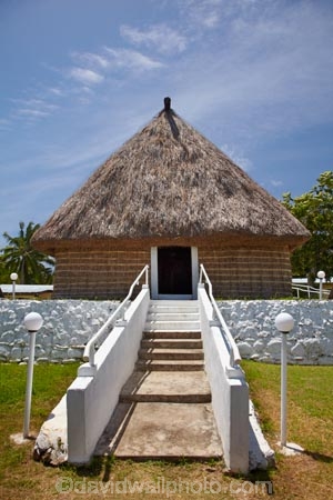 architecture;Fij;Fiji-Islands;Fijian-village;Fijian-villages;island;islands;Malolo-Is;Malolo-Island;Mamanuca-Is;Mamanuca-Islands;Mamanucas;meeting-house;meeting-houses;Pacific;Shell-Village;Shell-Village-trip;Solevu;Solevu-Village;South-Pacific;thatch;thatched-roof;thatching;traditional-house;traditional-houses;village;villages