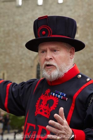 4158;Beefeater;Beefeaters;britain;ceremonial;ceremony;england;Europe;G.B.;GB;great-britain;guard;guards;Her-Majestys-Royal-Palace-and-Fortress;icon;iconic;icons;kingdom;london;male;military;people;person;Sovereigns-Body-Guard-of-the-Yeoman-Guard-Extraordinary;The-Tower;The-Tower-of-London;Tower-of-London;U.K.;uk;uniform;uniforms;united;United-Kingdom;Yeoman-Warder;Yeoman-Warders