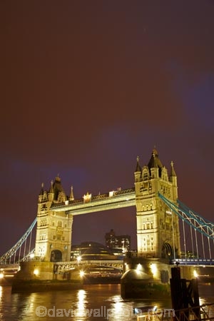 6734;bascule;bascule-bridge;bridge;bridges;britain;drawbridge;dusk;england;Europe;evening;G.B.;GB;great-britain;heritage;historic;historic-bridge;historic-bridges;historic-place;historic-places;historic-site;historic-sites;historical;historical-bridge;historical-bridges;historical-place;historical-places;historical-site;historical-sites;history;icon;icons;kingdom;landmark;landmarks;london;night;night-time;old;river;River-Thames;rivers;road-bridge;road-bridges;suspension-bridge;Thames-River;Tower-Bridge;tradition;traditional;traffic-bridge;traffic-bridges;twilight;U.K.;uk;united;United-Kingdom