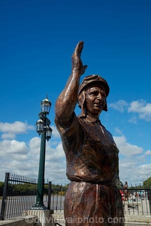 Argentina;Argentine-Republic;art;art-work;art-works;B.A.;BA;bronze-statue;bronze-statues;Buenos-Aires;Fangio;Formula-One-motor-racing-champion;Juan-Fangio;Latin-America;public-art;public-art-work;public-art-works;public-sculpture;public-sculptures;Puerto-Madero;Puerto-Madero-Waterfront;sculpture;sculpture-trail;sculptures;South-America;statue;Statue-of-Juan-Manuel-Fangio;statues;Sth-America;walk-of-glory