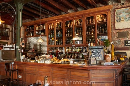 Argentina;Argentine-Republic;B.A.;BA;bar;bars;Boca;Buenos-Aires;building;buildings;cafe;Cafe-Roma;Cafe-Roma-Bar;cafes;Café-Roma;Café-Roma-Bar;coffee-shop;coffee-shops;diner;diners;dining;heritage;historic;historic-building;historic-buildings;historical;historical-building;historical-buildings;history;inside;interior;interiors;La-Boca;La-Boca-Barrio;Latin-America;old;restaurant;restaurants;Roma-Cafe;Roma-Cafe-and-Bar;South-America;Sth-America;tradition;traditional;traditional-cafe;traditional-cafes