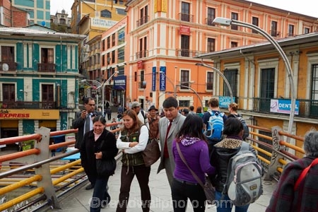 Av-Perez-Velasco;Bolivia;Bolivian;Bolivians;bridge;bridges;capital;Capital-of-Bolivia;Chuqi-Yapu;cities;city;foot-bridge;foot-bridges;footbridge;footbridges;La-Paz;Latin-America;Nuestra-Señora-de-La-Paz;pedestrian;pedestrian-bridge;pedestrian-bridges;pedestrians;people;person;South-America;Sth-America;The-Americas