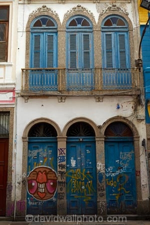 balconies;balcony;Brasil;Brazil;building;buildings;Centro;facade;facades;heritage;historic;historic-building;historic-buildings;historic-facade;historic-facades;historical;historical-building;historical-buildings;history;Latin-America;old;Rio;Rio-de-Janeiro;South-America;Sth-America;tradition;traditional;Travessa-do-Comercio;Travessa-do-ComÃ©rcio