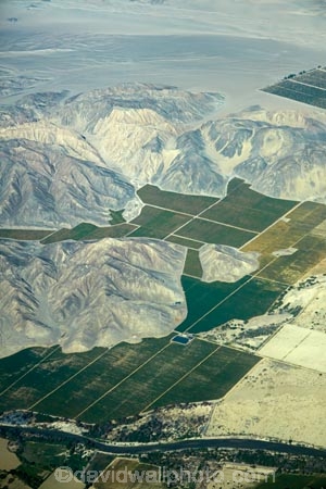aerial;aerial-image;aerial-images;aerial-photo;aerial-photograph;aerial-photographs;aerial-photography;aerial-photos;aerial-view;aerial-views;aerials;agricultural;agriculture;arid;barren;country;countryside;crop;crops;desert;deserts;dry;farm;farming;farmland;farms;field;fields;horticulture;Ica;Ica-Region;Latin-America;Peru;Peruvian-Desert;Republic-of-Peru;rural;Santiago;South-America;Sth-America