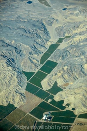 aerial;aerial-image;aerial-images;aerial-photo;aerial-photograph;aerial-photographs;aerial-photography;aerial-photos;aerial-view;aerial-views;aerials;agricultural;agriculture;arid;barren;country;countryside;crop;crops;desert;deserts;dry;farm;farming;farmland;farms;field;fields;horticulture;Ica;Ica-Region;Latin-America;Peru;Peruvian-Desert;Republic-of-Peru;rural;Santiago;South-America;Sth-America