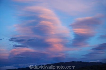 Central-Otago;cloud;clouds;cloudy;dusk;evening;lens_shaped-clouds;lenticular-cloud;lenticular-clouds;N.Z.;New-Zealand;nightfall;NZ;Otago;pink;S.I.;SI;skies;sky;South-Island;sunset;sunsets;twilight