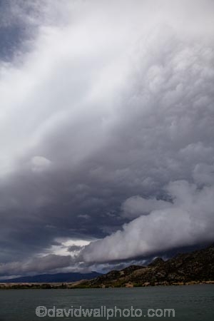 approaching-storm;approaching-storms;black-cloud;black-clouds;Central-Otago;cloud;clouds;cloudy;dark-cloud;dark-clouds;gray-cloud;gray-clouds;grey-cloud;grey-clouds;Lake-Dunstan;N.Z.;New-Zealand;NZ;Otago;rain-cloud;rain-clouds;rain-storm;rain-storms;S.I.;SI;skies;sky;South-Is.;South-Island;storm;storm-cloud;storm-clouds;storms;thunder-storm;thunder-storms;thunderstorm;thunderstorms;weather