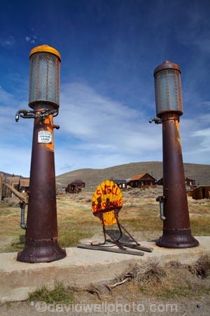 abandon;abandoned;America;American;benzol;Bodie;Bodie-Ghost-Town;Bodie-Hills;Bodie-Historic-District;Bodie-State-Historic-Park;bowser;bowsers;building;buildings;CA;California;California-Historical-Landmark;character;derelict;dereliction;deserrted;deserted;deserted-town;desolate;desolation;destruction;Eastern-Sierra;empty;filling-station;filling-stations;garage;garages;gas-pump;gas-pumps;gas-station;gas-stations;gasolene;gasoline;ghost-town;ghost-towns;gold-rush-ghost-town;gold-rush-ghost-towns;heritage;historic;historic-building;historic-buildings;Historic-Ruins;historical;historical-building;historical-buildings;history;Main-St;Main-Street;Mono-County;National-Historic-Landmark;neglect;neglected;old;old-fashioned;old_fashioned;petrol-bowser;petrol-bowsers;petrol-pump;petrol-pumps;petrol-station;petrol-stations;petroleum;ruin;ruins;run-down;rundown;rustic;service-station;service-stations;servo;Shell;States;tradition;U.S.A;United-States;United-States-of-America;USA;vintage;West-Coast;West-United-States;West-US;West-USA;Western-United-States;Western-US;Western-USA