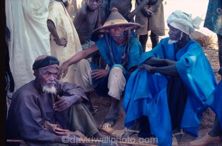 africa;african;africans;black;ethnic;male;people;person;persons;portrait;portraits;tradition;traditional;costume;costumes;traditions-costume;traditional-costumes;culture;cultural;cultures;tribe;tribes;tribal;west-africa;indigenous;native;adorn;adornment;hat;hats;islam;islamic;muslim;dogons;dogon;mali;malian;bandiagara;elder;elders;meet;meeting